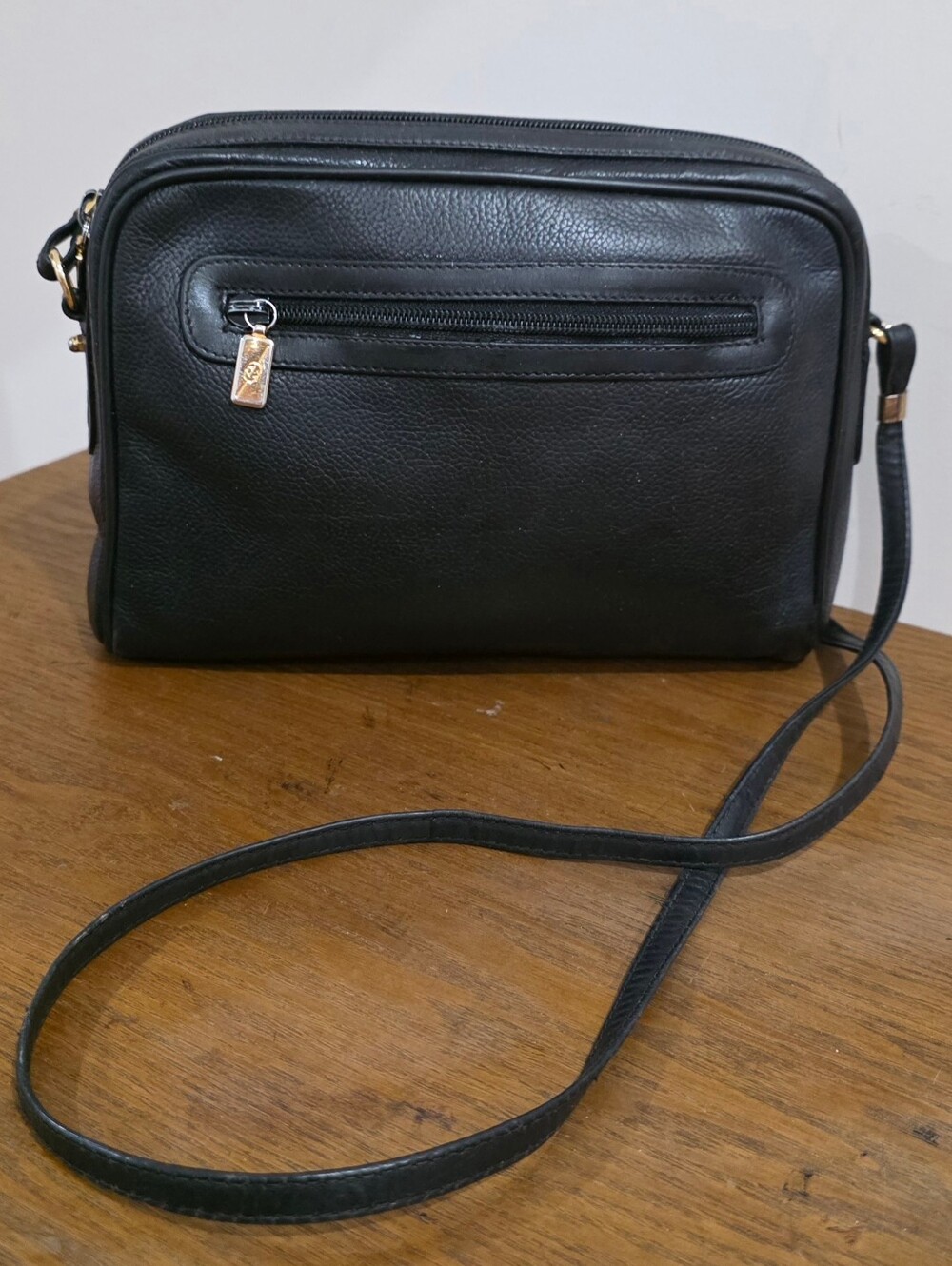 Vintage Gucci black Pebbled Leather Crossbody Bag